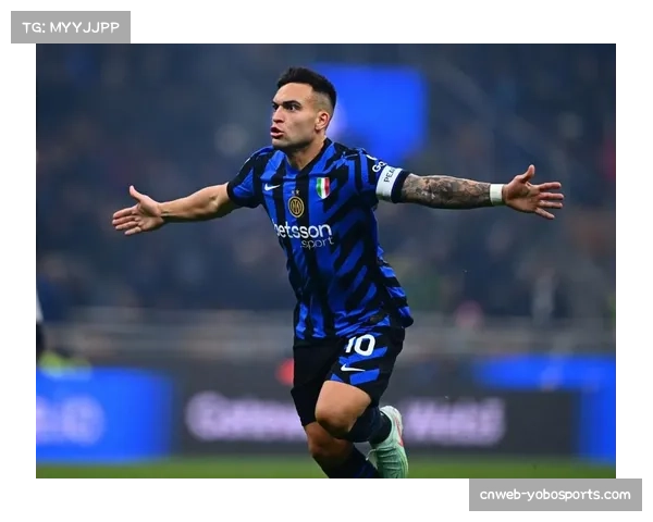 国米抵达马德里,劳塔罗出席赛前新闻发布会 国米抵达马德里,劳塔罗出席赛前新闻发布会